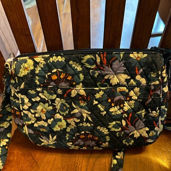Vera Bradley Saddle Crossbody Turnlock Key Bag in Floral Bursts - Picture 7 of 13